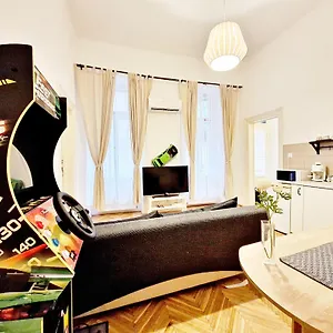  Apartment Free Parking Sega Rally